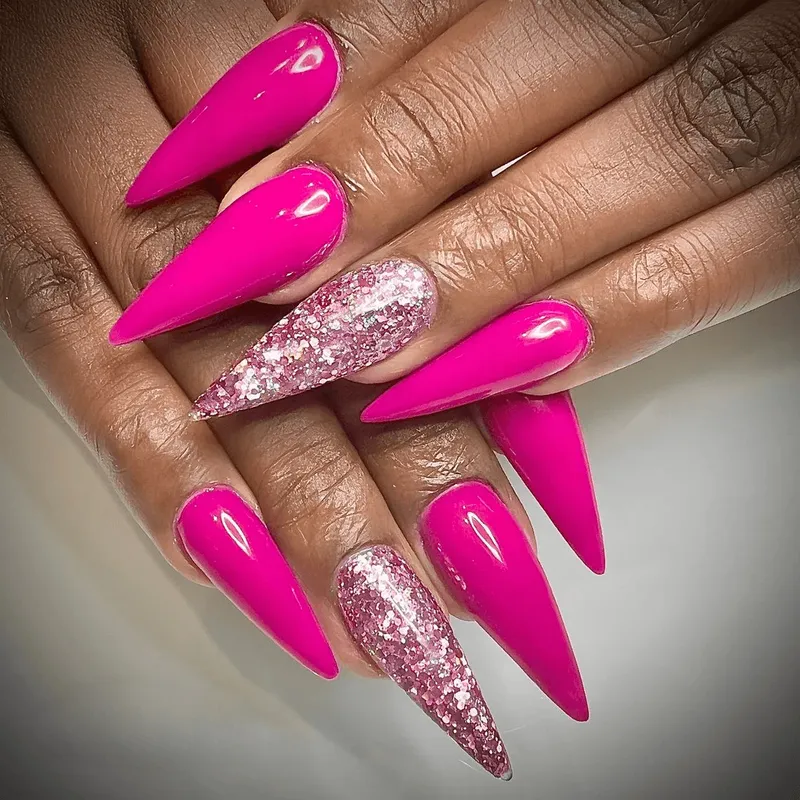 French tip manicure