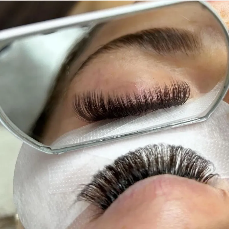 Finished lash extension look